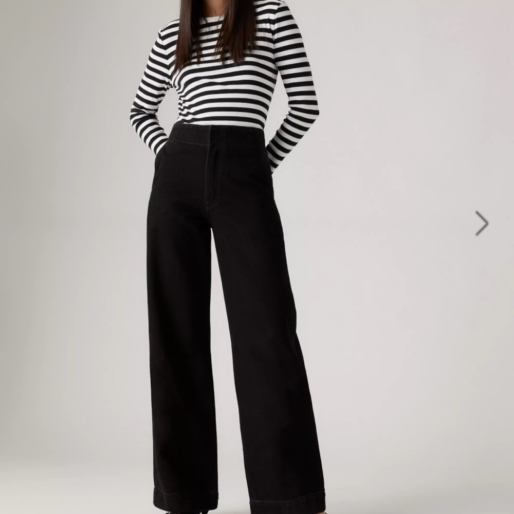 NWOT Levi’s Ribcage Wideleg Tailored Women’s Jeans